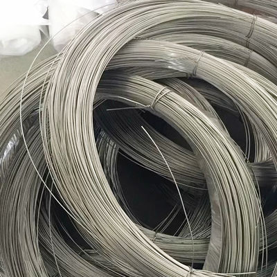 سلك حديدي من الفولاذ المقاوم للصدأ حسب الطلب عرض 1000mm-2000mm مصنوعة من سلك فولاذ ربيعي